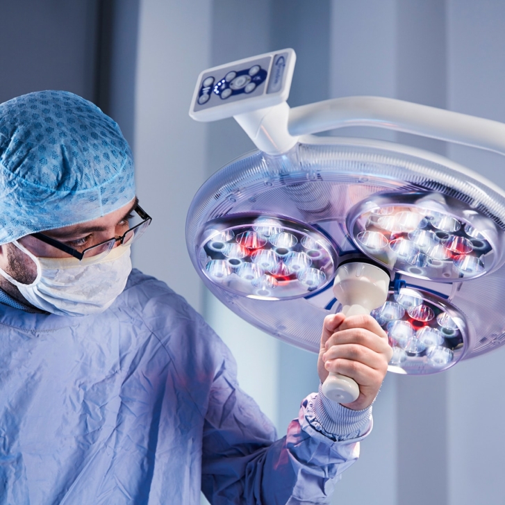 Mobile Operating Theatre Lights by Brandon Medical