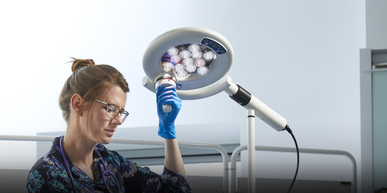 Brandon Medical minor surgery lights Astralite Telescopic hero